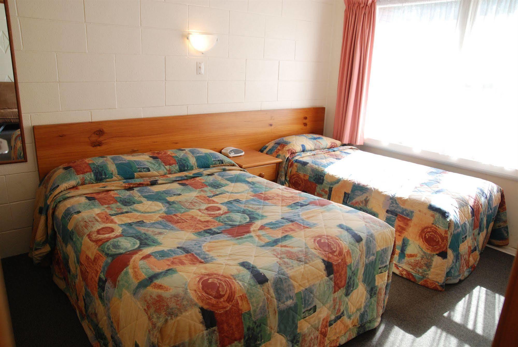 Manhattan Lodge Motel Hamilton Eksteriør bilde